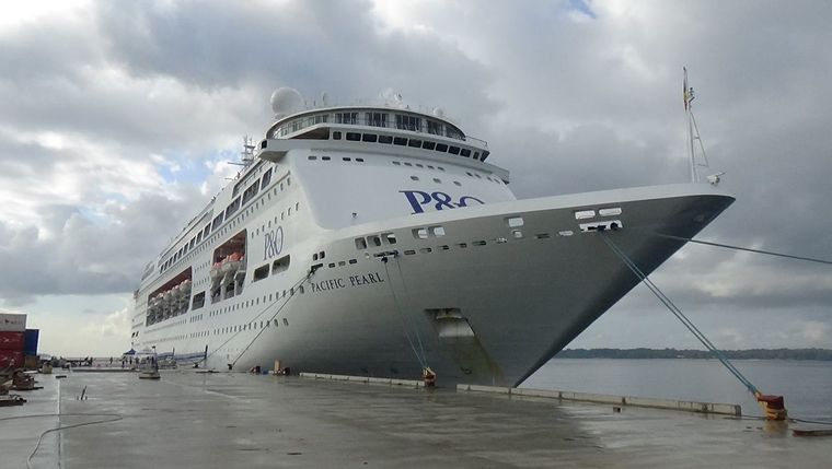 Pacific Pearl tied up the new Western apron (Photo:Wayne Huang)