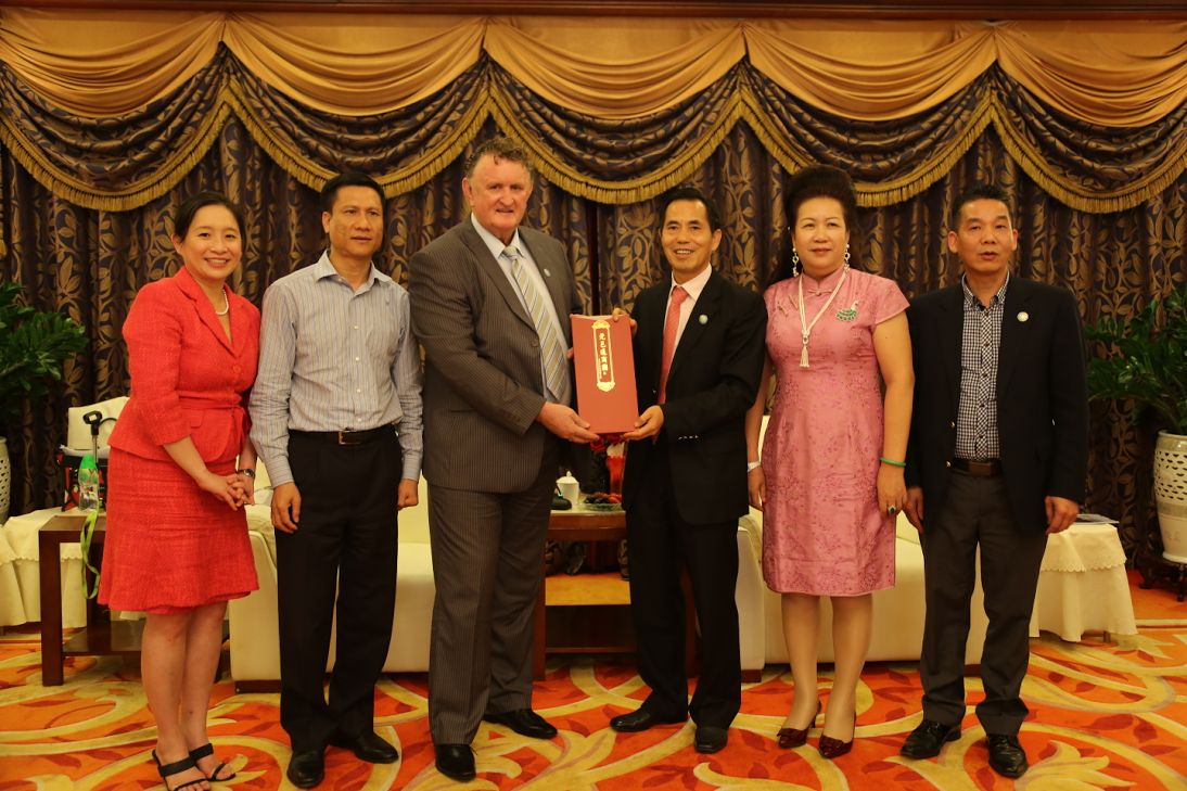 Richard Butler, then Trade Commissioner for Vanuatu with  the President of the Southern Hotel Association, President of the Sydney WWDEF and President Madam Fong of Dongguan mainland China and Ms Connie Ng, Vanuatu Trade  Commissioner Assistant, on the occasion of the 2014 Expo.